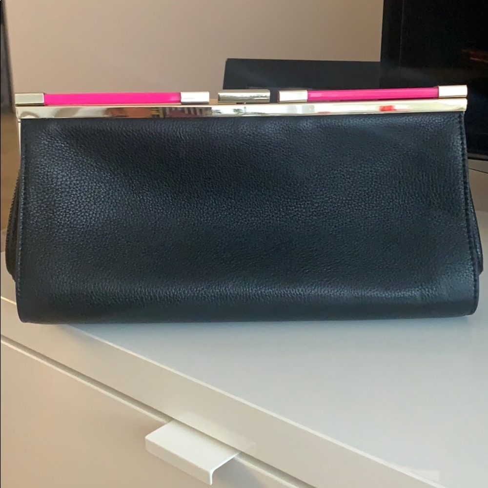 Black clutch